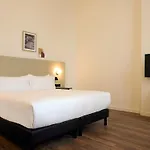 מלון Doubletree By Hilton