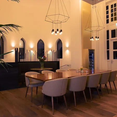 Doubletree By Hilton Hotell 4*