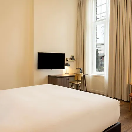 Doubletree By Hilton Hotel