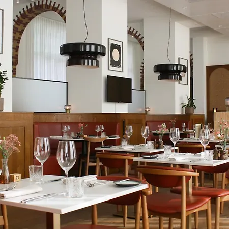 Doubletree By Hilton Hotel