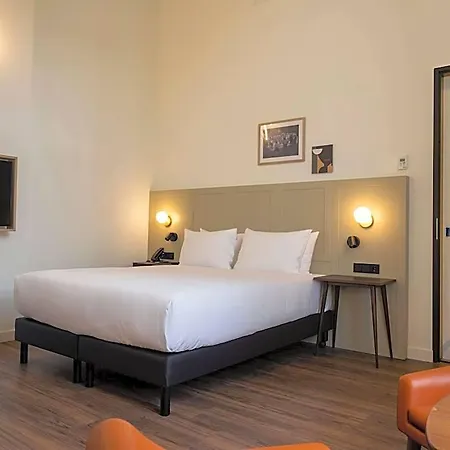Doubletree By Hilton Hotel
