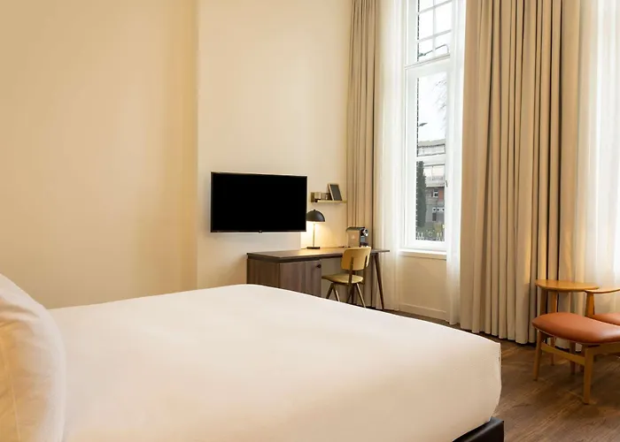 Doubletree By Hilton Hotel