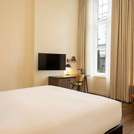 Doubletree By Hilton Hotel